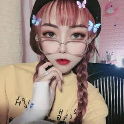 网红顾茜茜吃瓜